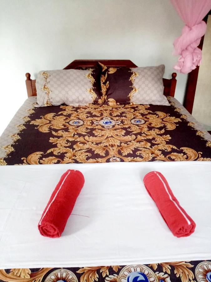 Chandi Mahal Homestay Канди Екстериор снимка